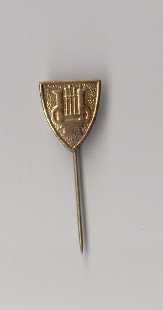 Harmonie Harp speldje, Verzamelen, Gebruikt, Niet vindbaar, Niet vindbaar, Speldje of Pin
