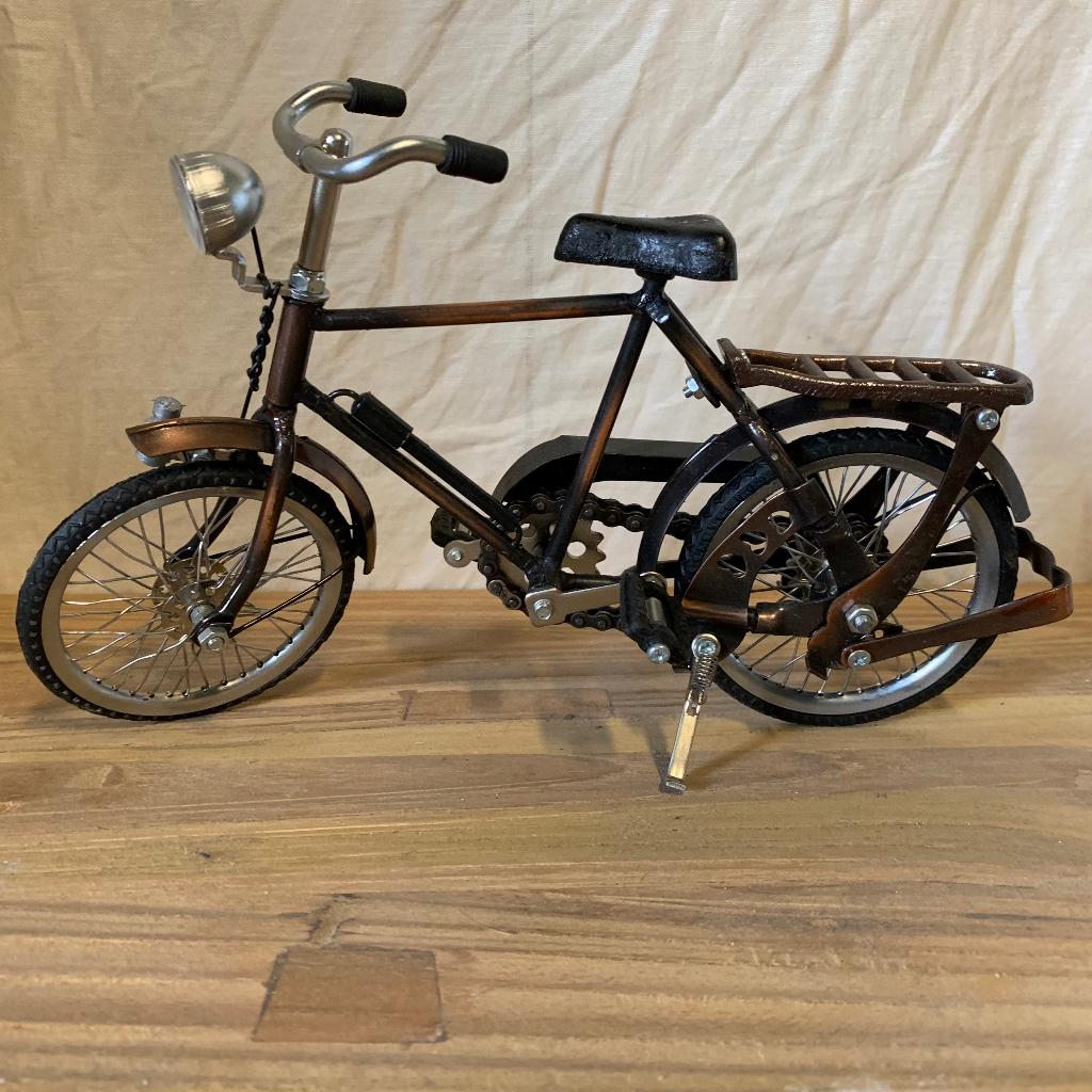 Miniatuur fiets - handgemaakt – Bij TTM Wonen, TTM Wonen, Meubels – (Perzische) Tapijten en Woonaccessoires, Taag 63, 2491 CS, Den Haag (Forepark)