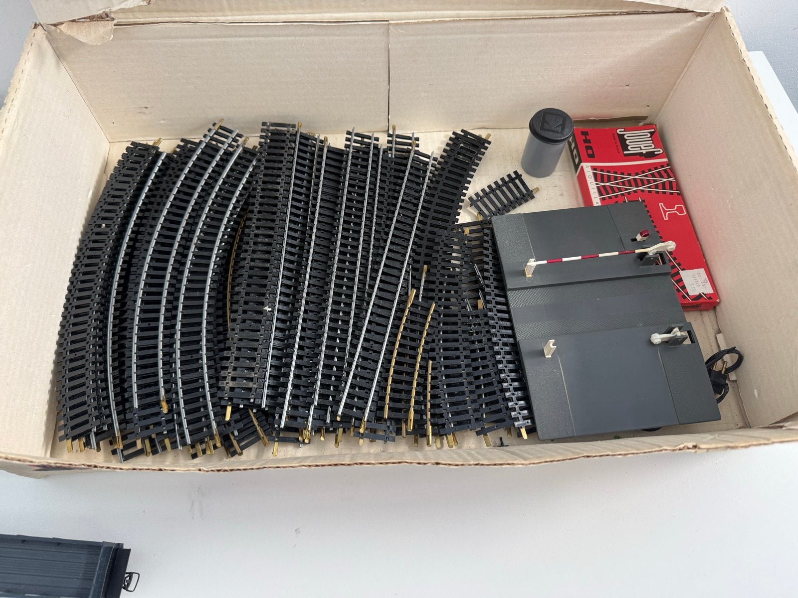 modelspoorbaan set met locomotief, wagons en rails, Ophalen, Wisselstroom, Jouef, .