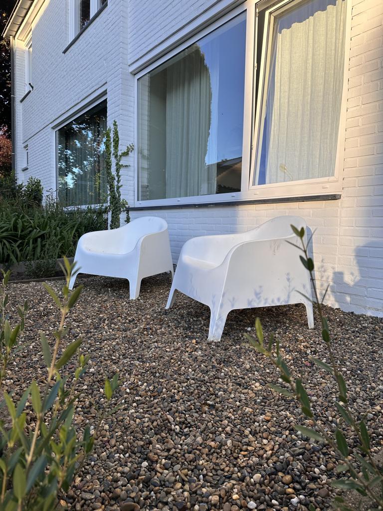 Ikea Skarpo kuipstoel 2 stuks, Tuin en Terras, Tuinstoelen, Ophalen, Zo goed als nieuw, Kunststof