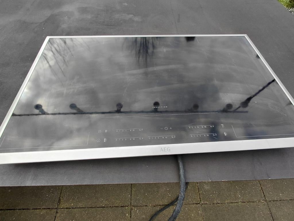 AEG Inductie kookplaat (5 pitten) met afzuigkap, Ophalen, Inbouw, Inductie, 4 kookzones
