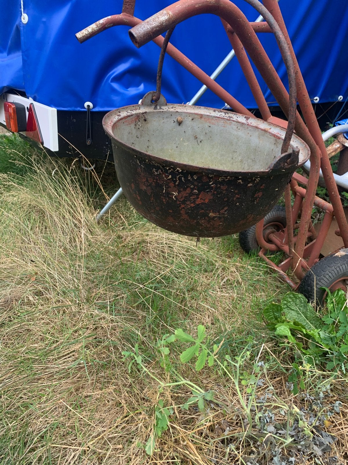 Oude gietijzeren hang ketel tuin planten, Ophalen, Gebruikt, Rond, Metaal