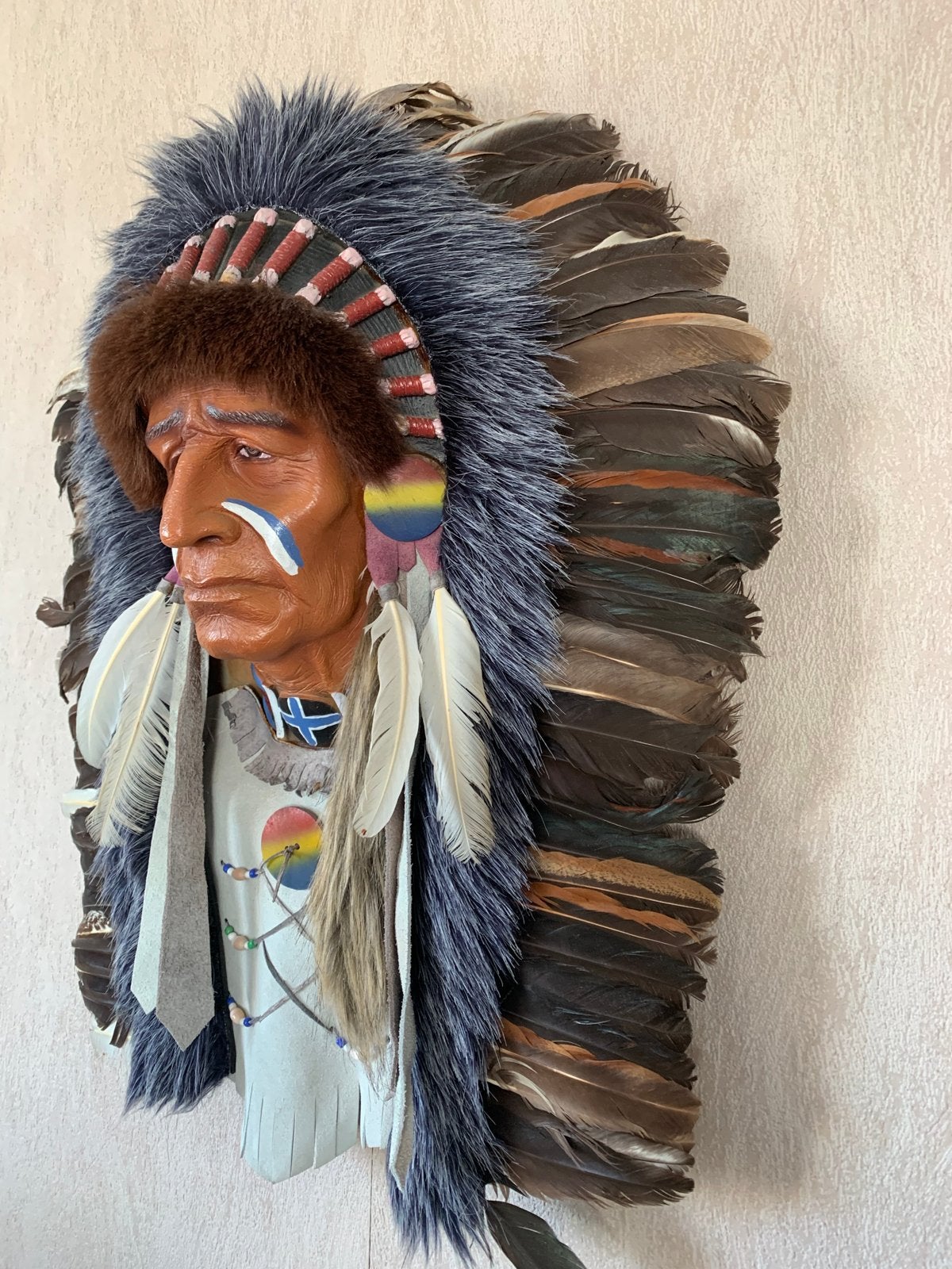Wanddecoratie: Indiaans Opperhoofd met Veren Hoofdtooi, Ophalen, Natuurlijk materiaal, 50 - 100 cm, Handgemaakt