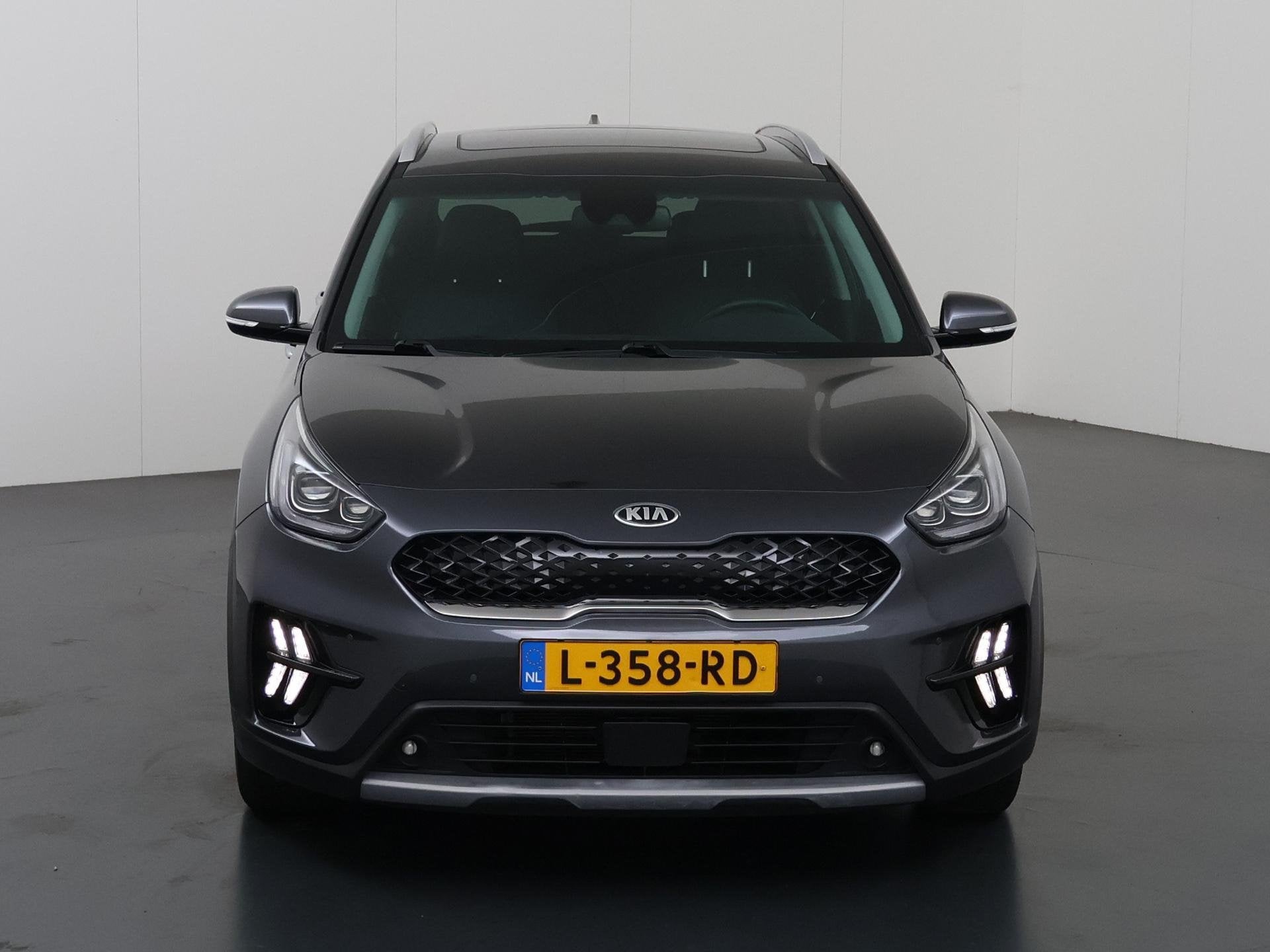 Foto 3 van Kia Niro 1.6 GDi Hybrid DynamicPlusLine | Navigatie | Camera