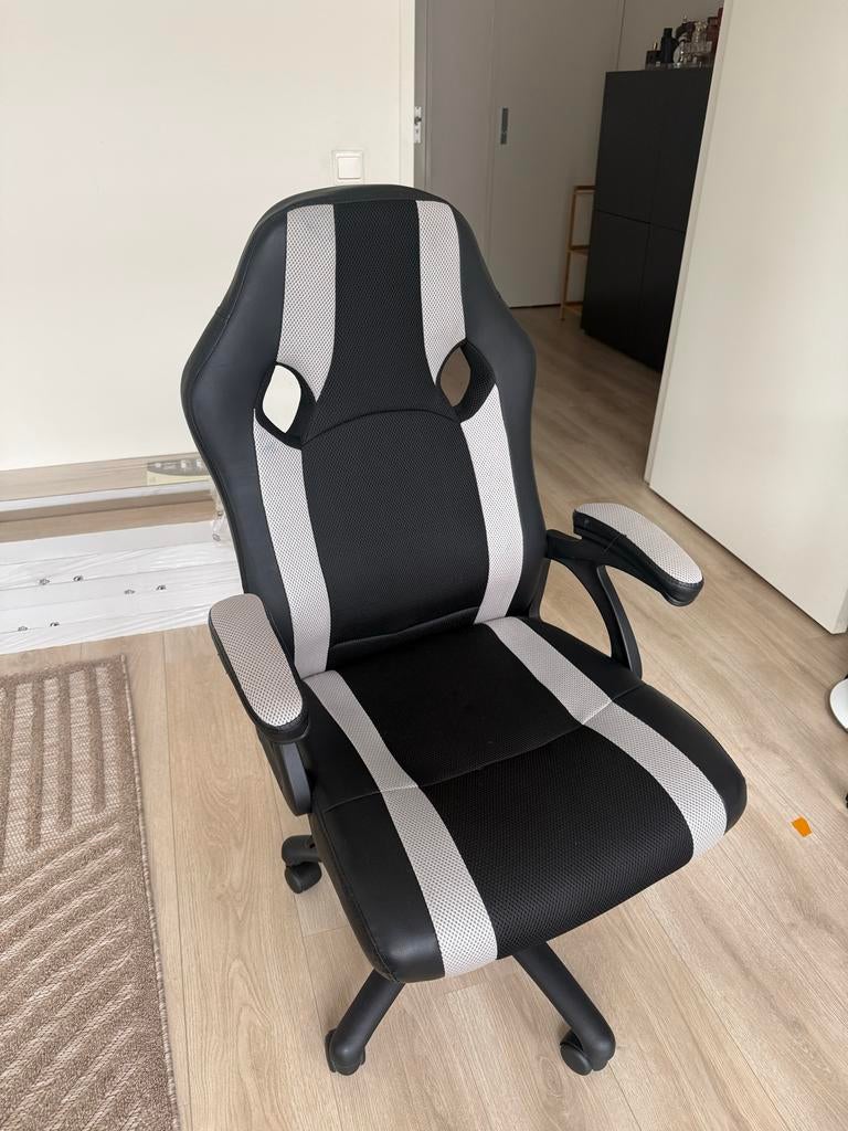 Bureaustoel/gamestoel met scheur in rugleuning, Ophalen, Gebruikt, Zwart, Gaming bureaustoel