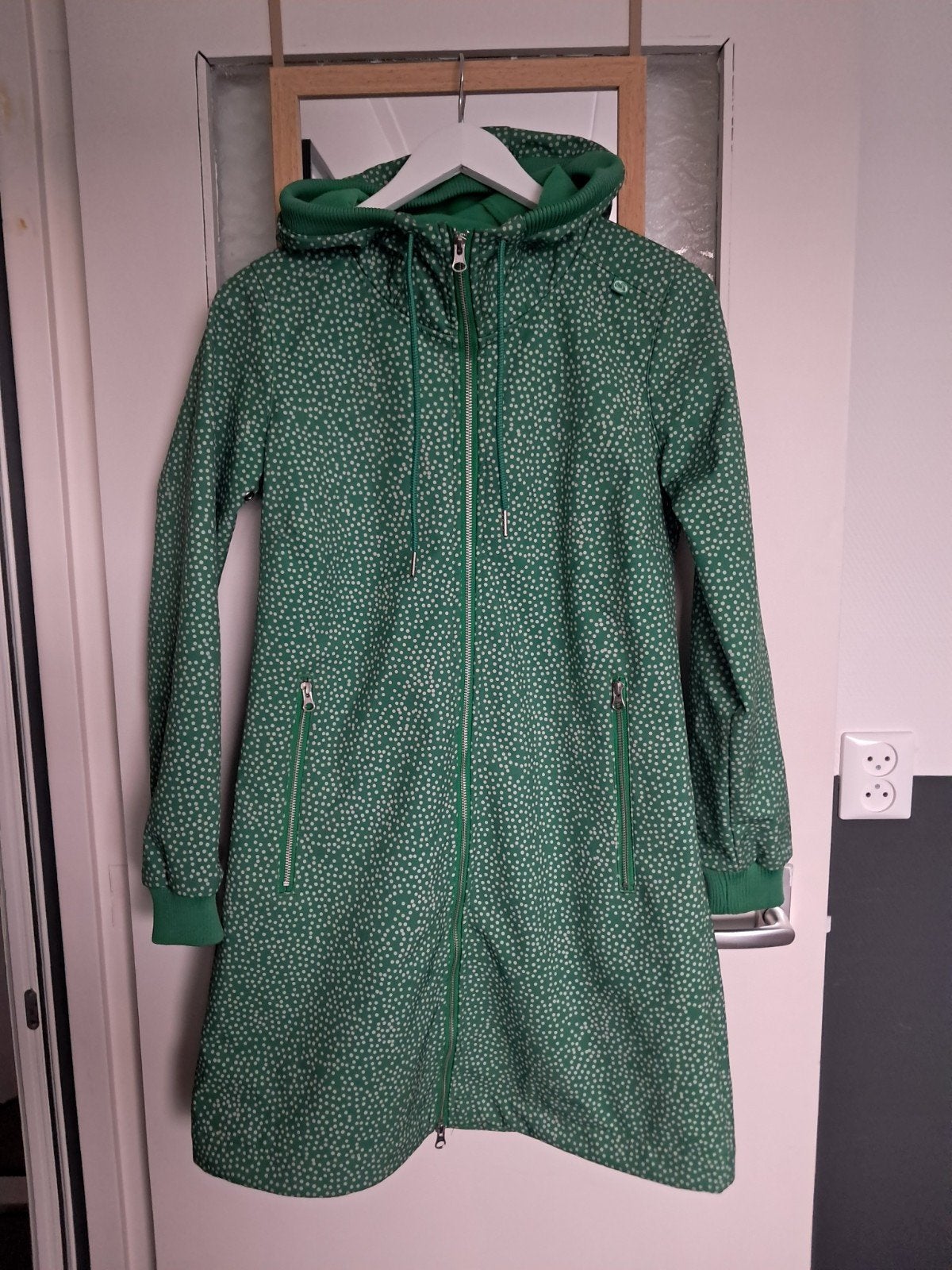 Danefae Kopenhagen Groene Jas met Witte Stippen Maat XS, Danefae Kopenhagen, Ophalen of Verzenden, Zo goed als nieuw, Maat 34 (XS) of kleiner