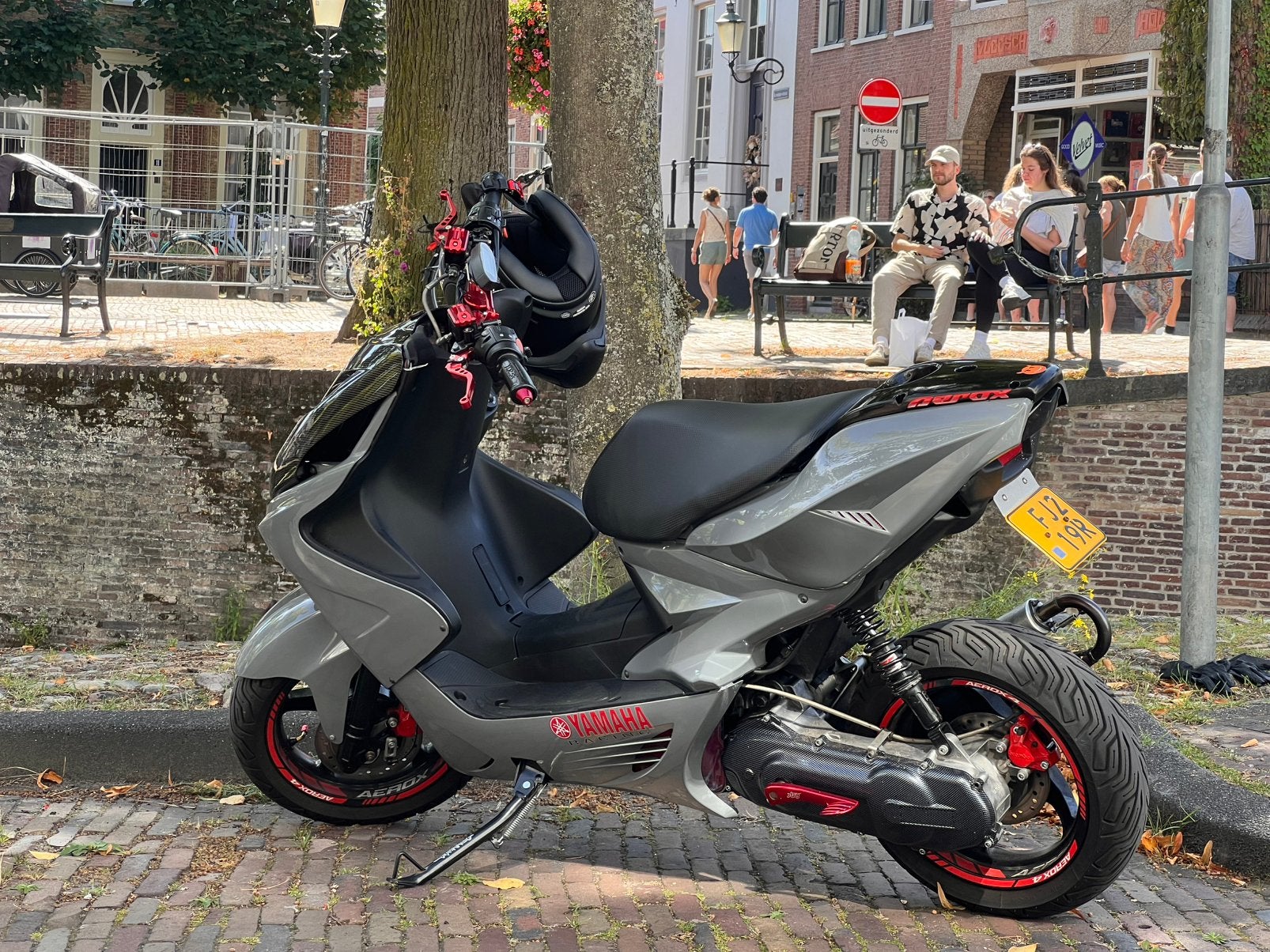 Aerox 70cc met c21 en boxer helm nieuw, Ophalen, Tweetakt, Overige modellen, 70 cc