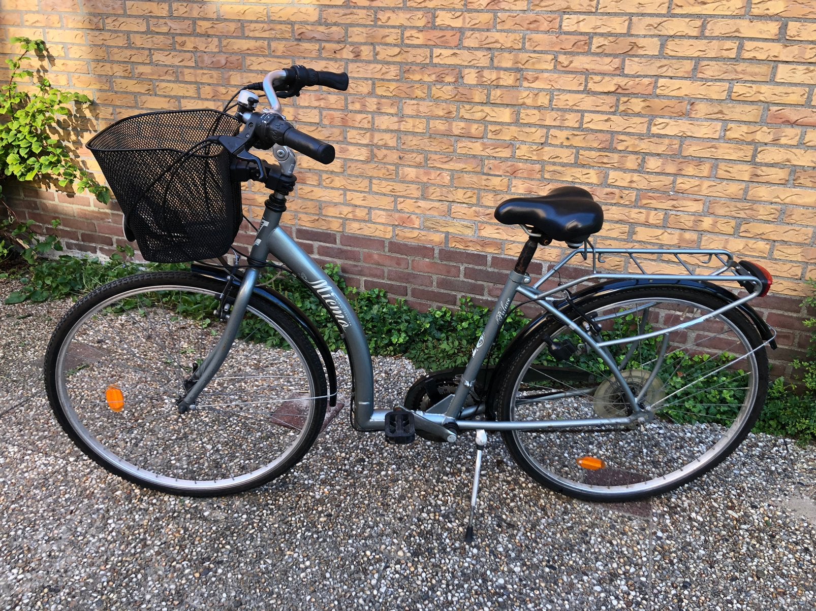 28 Inch Damesfiets met afneembaar mandje., Fietsen en Brommers, Fietsen | Dames | Damesfietsen, Gebruikt, Velgrem, Versnellingen