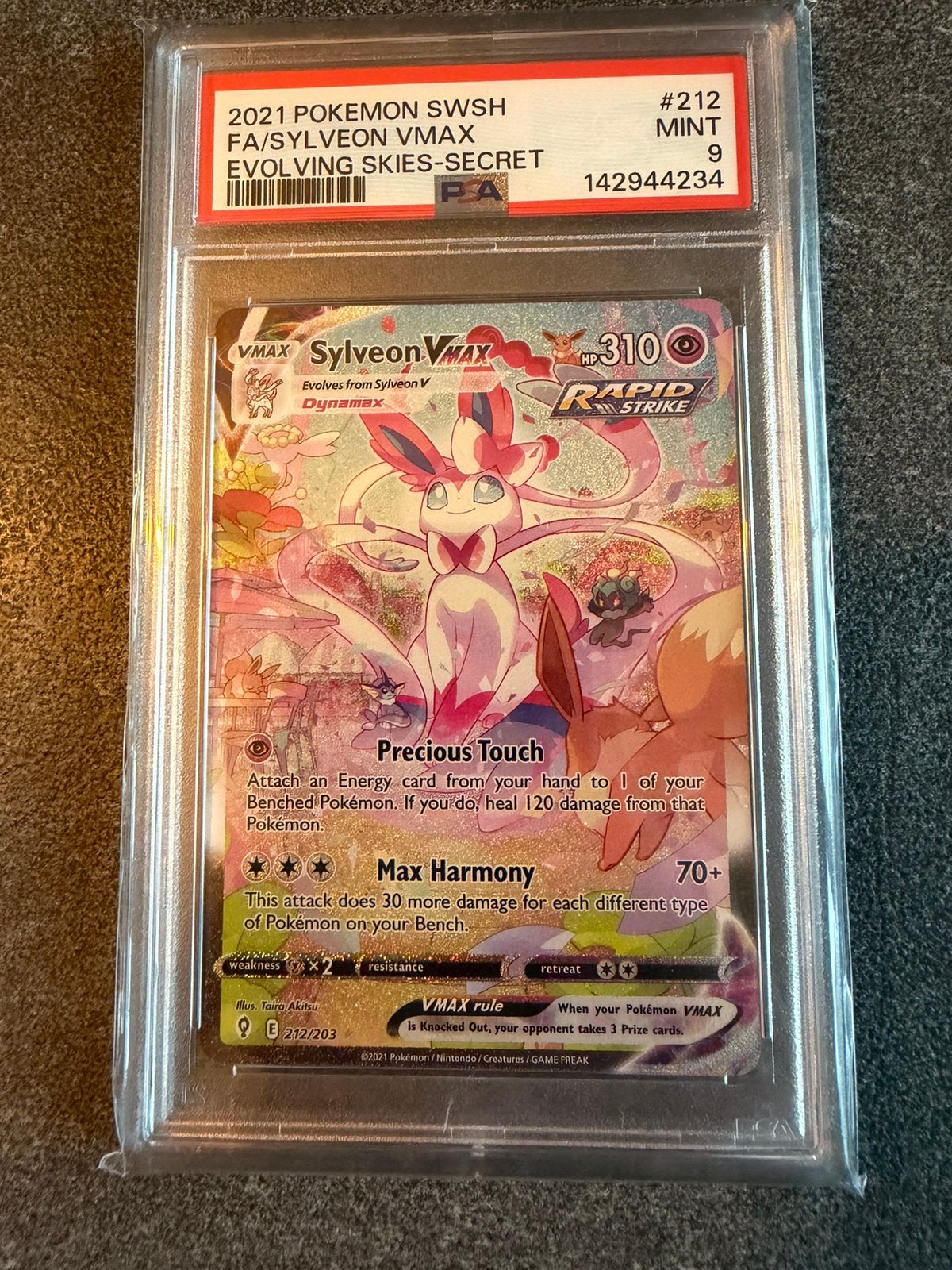 Sylveon Vmax 212/203 Pokémon Evolving Skies Graded PSA 9, Hobby en Vrije tijd, Verzamelkaartspellen | Pokémon, Ophalen of Verzenden