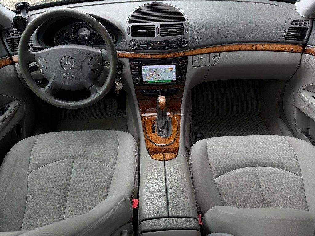 Mercedes-Benz E-klasse 240 Avantgarde|Apple carplay|Navi|Rij, Automaat, Achterwielaandrijving, 2597 cc, Leder en Stof