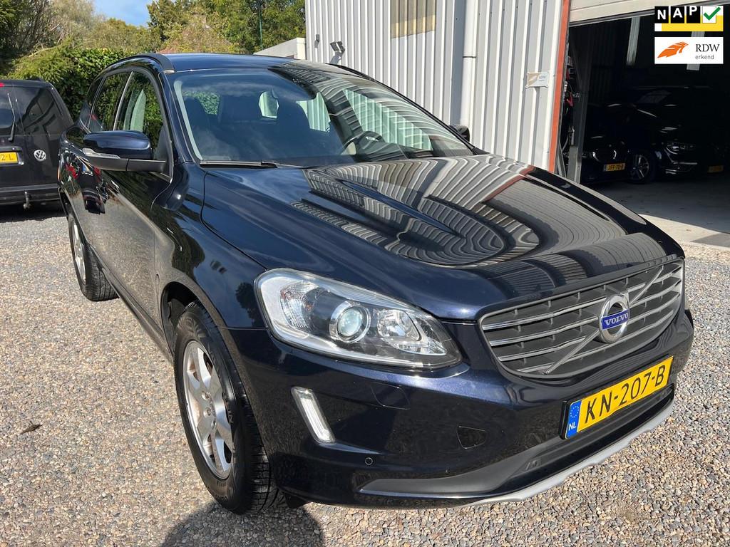Volvo XC60 2.0 D4 FWD AUT Momentum TREKHAAK.CAM.XENON!, Auto's, 1969 cc, Blauw, Leder en Stof, Bedrijf