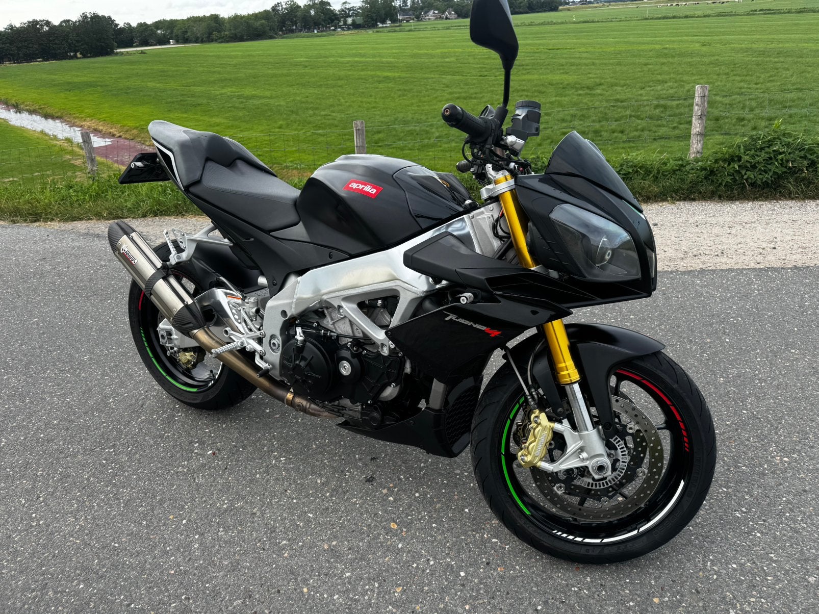APRILIA TUONO V4r APRC 1000 2012, Motoren, 4 cilinders, Motorrijbewijs A, Gebruikt, Particulier