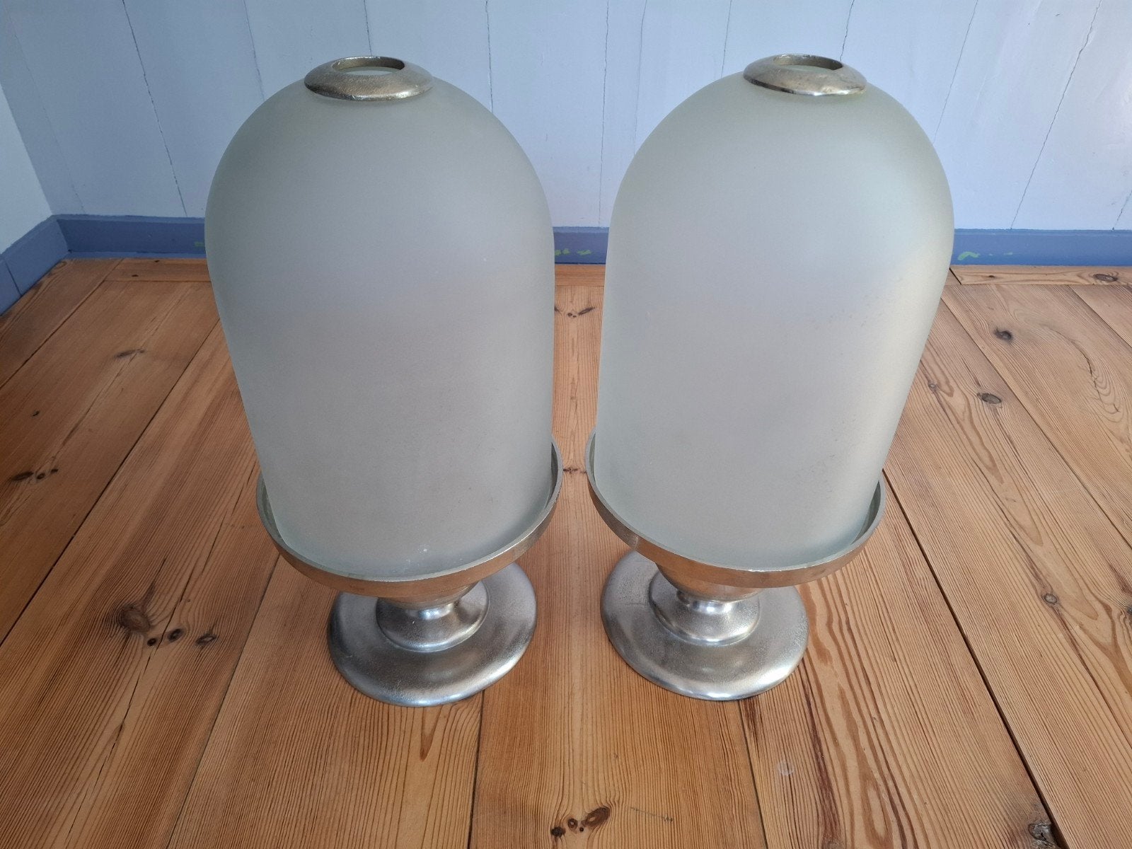 Twee mooie grote kaarsstolpen. Hoogte 55cm., Huis en Inrichting, Ophalen, Zo goed als nieuw, Overige materialen, Kandelaar