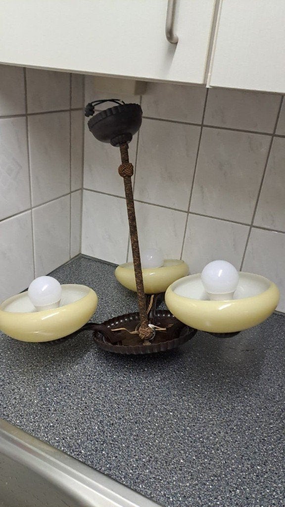 Vintage bakelieten plafondlamp met 3 glazen kappen, Ophalen of Verzenden