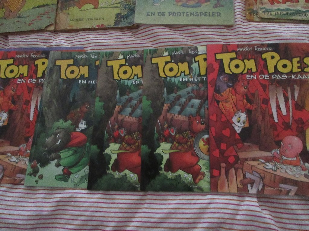 Stripboeken bommel en Tom Poes met 2 dassen, Gelezen, Marten Toonder, Ophalen of Verzenden, Meerdere stripboeken