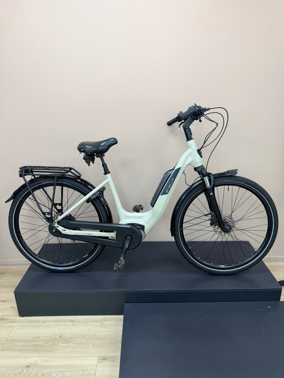 Stella livorno/ luxe e bike/ 50cm-53cm/ lage kilometerstand, Fietsen en Brommers, Elektrische fietsen, 51 tot 55 cm, Ophalen, Zo goed als nieuw