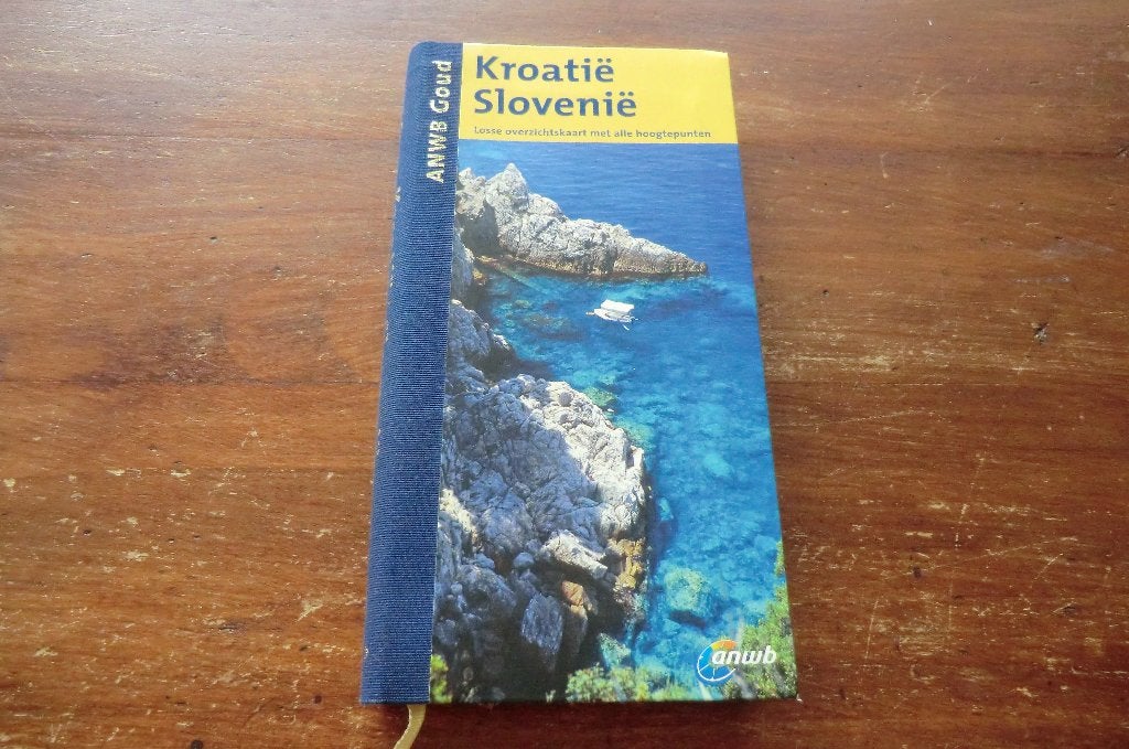 reisgids - Kroatië Slovenië - anwb goud (2010) / Istrië, Gelezen, Europa, Ophalen of Verzenden, Reisgids of -boek