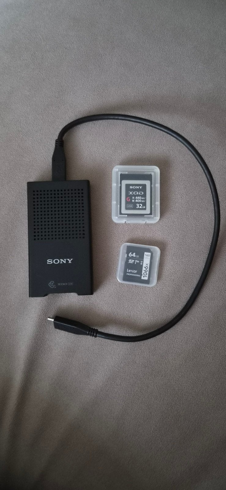 Sony XQD & Lexar Geheugenkaart Bundel met Kaartlezer, Audio, Tv en Foto, Fotografie | Geheugenkaarten, Gebruikt, 32 GB, XQD, Ophalen of Verzenden