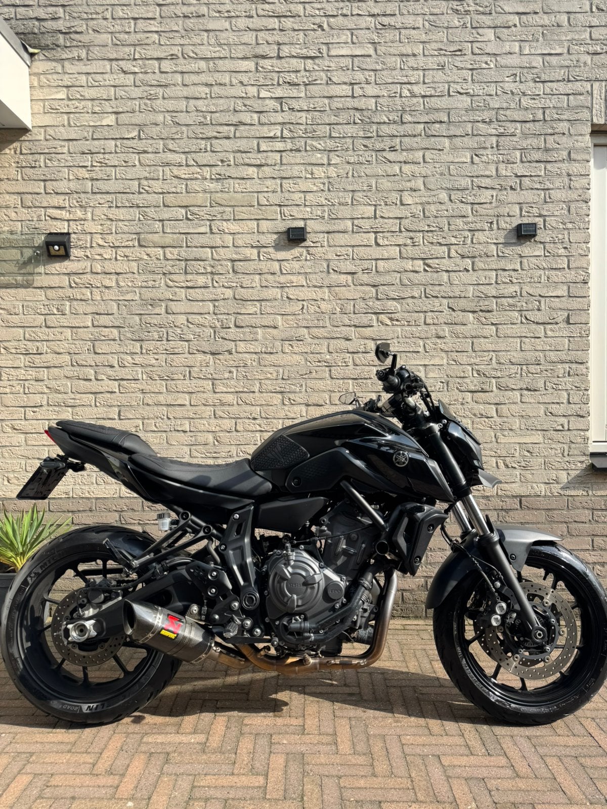 Yamaha MT-07 Tech Black Akrapovic, 2 cilinders, Particulier, Minimaal motorrijbewijs A2, Handgeschakeld