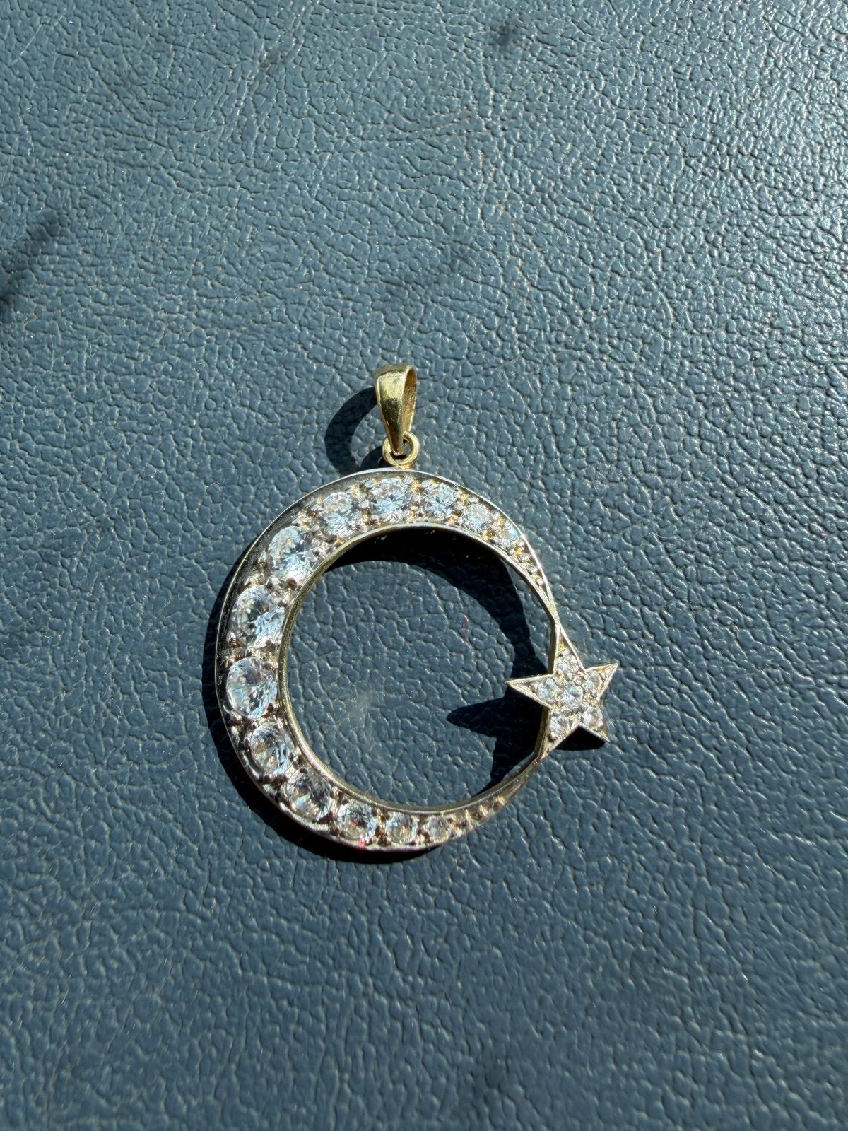 Gouden hanger turkse halve maan met ster en 585 merk, Gebruikt, Overige voorstellingen, Ophalen of Verzenden, Goud