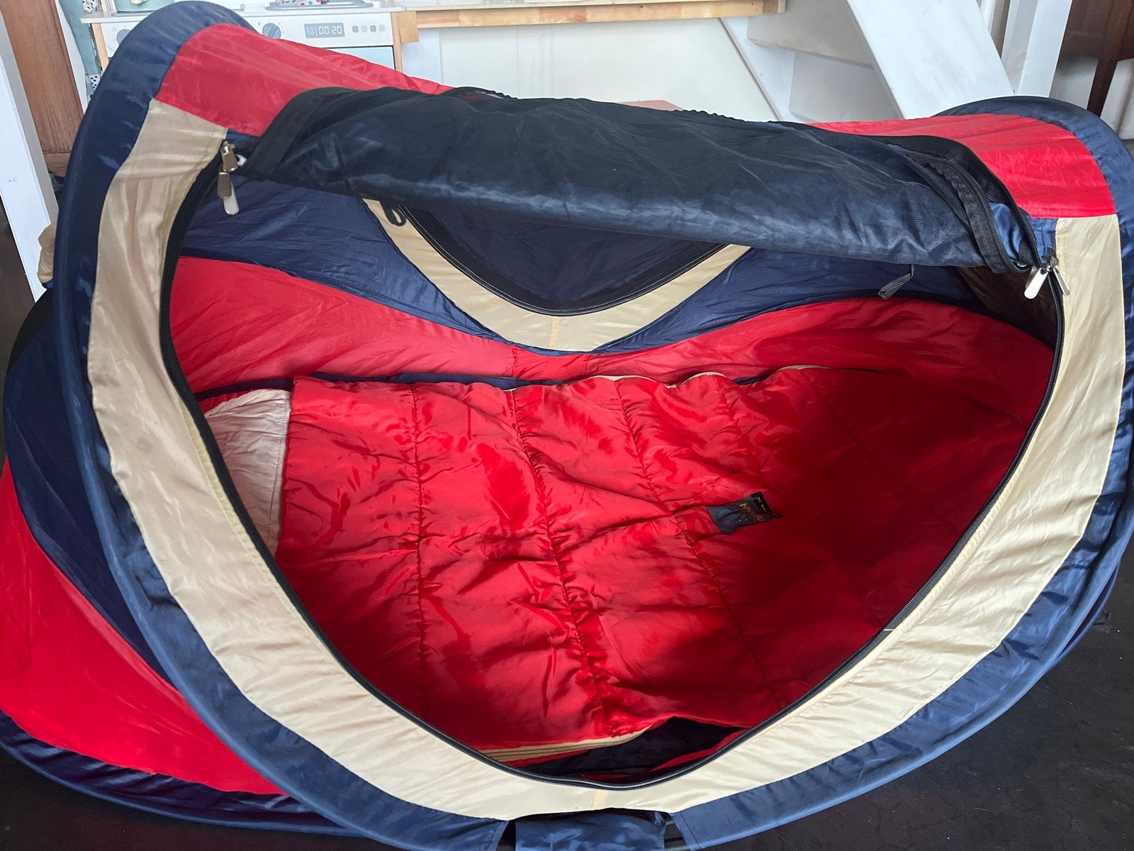 Deryan Pop-up Tent - Compact en Comfortabel, Caravans en Kamperen, Ophalen, Gebruikt, Tot en met 2