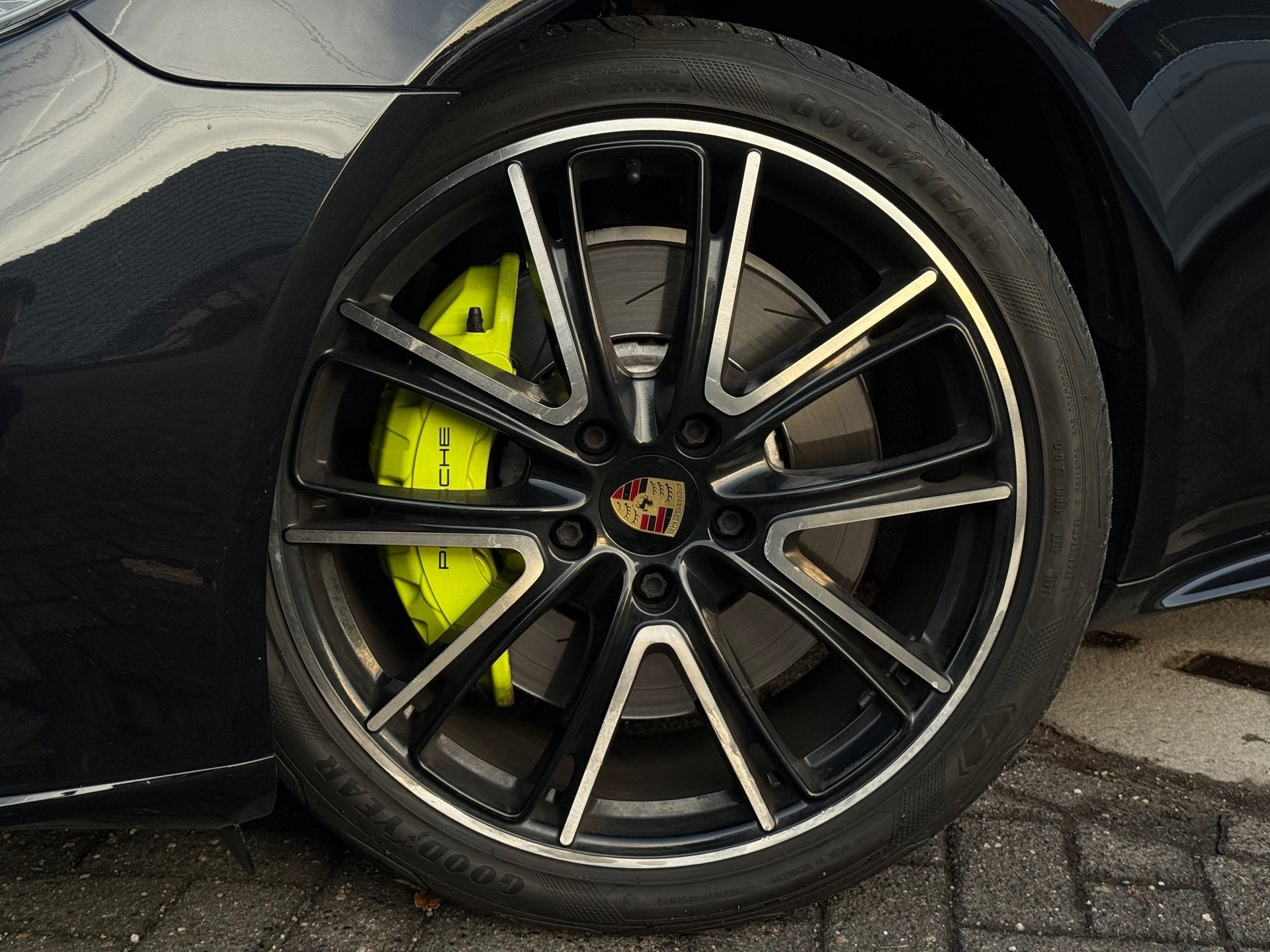 Porsche Panamera Sport Turismo 2.9 4 E-Hybrid | SportDesign, Auto's, Porsche, Dealer onderhouden, 14 kWh, 38 km/l, Zwart
