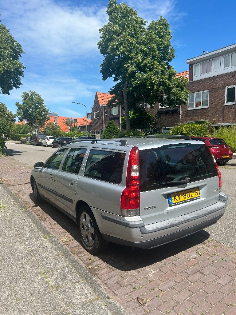 Volvo V70 2.4 170PK 2002 Grijs, Auto's, Volvo, Voorwielaandrijving, 1800 kg, Stationwagon, Particulier