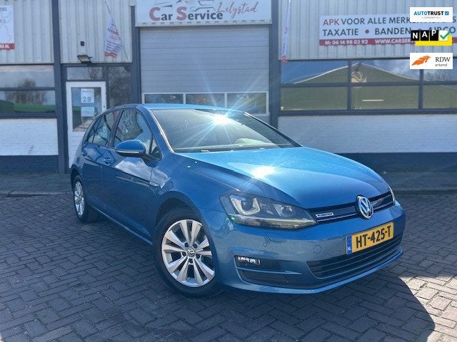 Volkswagen Golf 1.0 TSI Comfortline DSG\NAVI\CAMERA\Climate, Auto's, 1154 kg, Gebruikt, Euro 6, Blauw