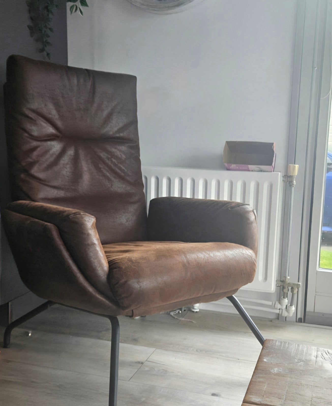 Comfortabele bruine microleren fauteuil, Huis en Inrichting, Ophalen, 75 tot 100 cm, Zo goed als nieuw, 50 tot 75 cm