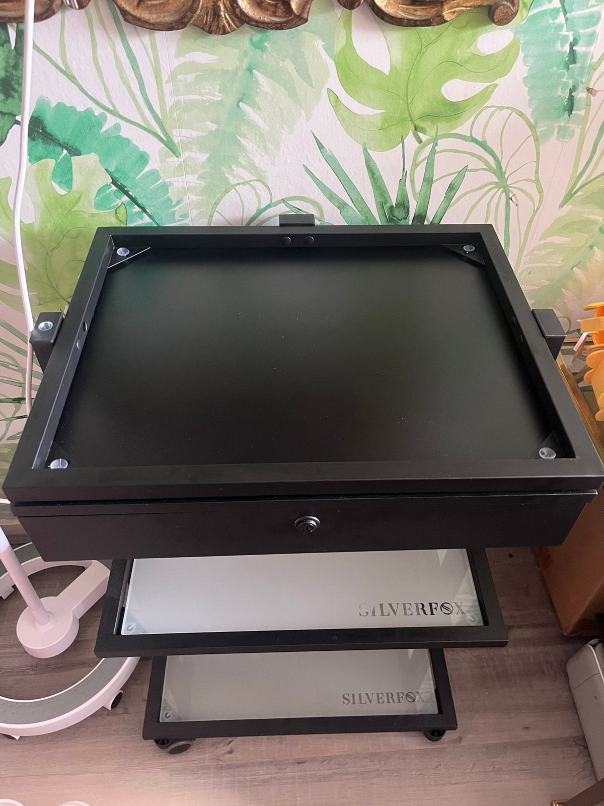 Werktafel met lade en 3 glazen plateau’s schoonheidsspec, Diensten en Vakmensen, Overige