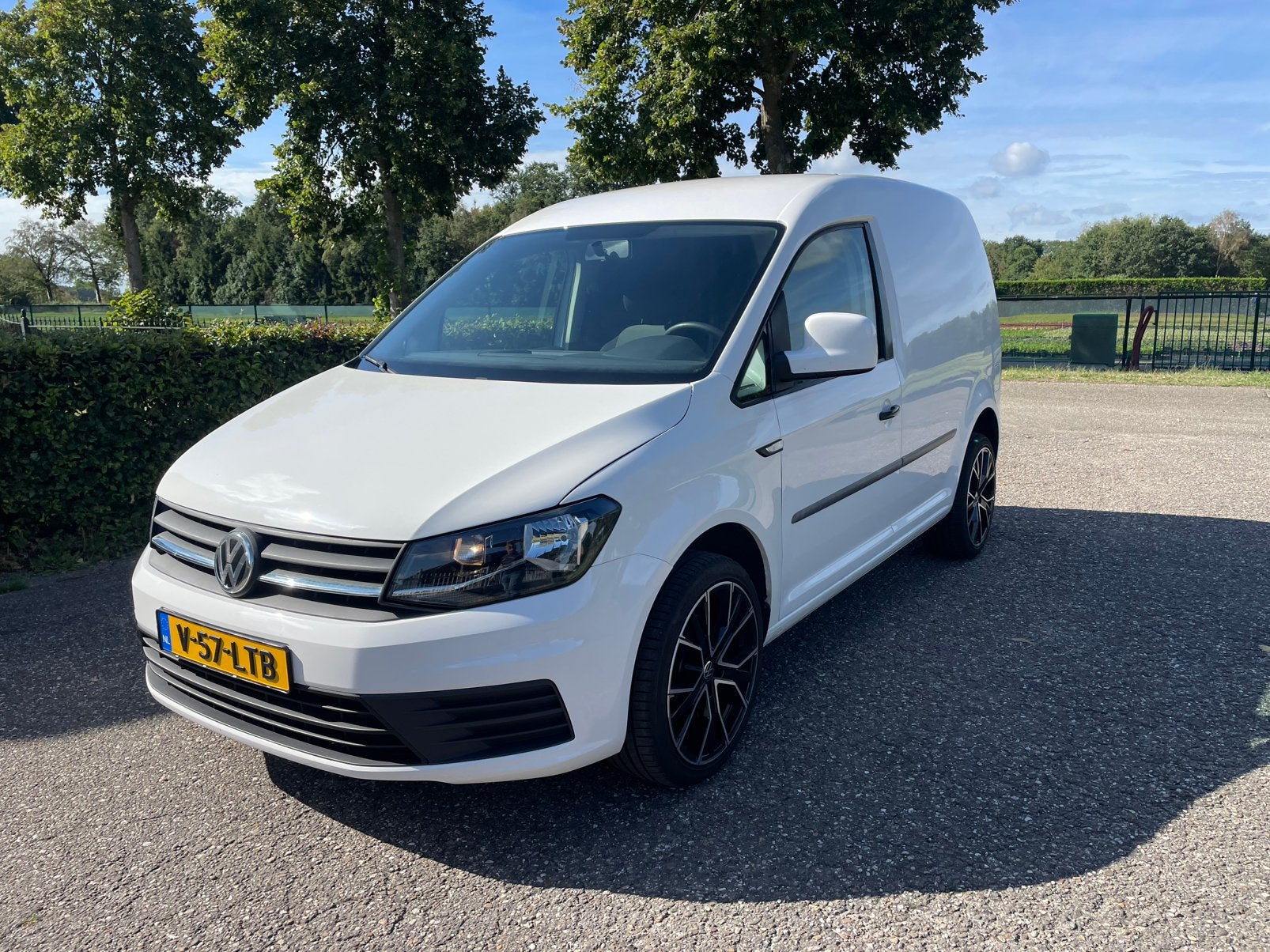 Volkswagen Caddy 1.2 TSI BMT  84pk 2016 airco grijs kenteken, Auto's, Bestelauto's, Voorwielaandrijving, 750 kg, 4 cilinders, Handgeschakeld