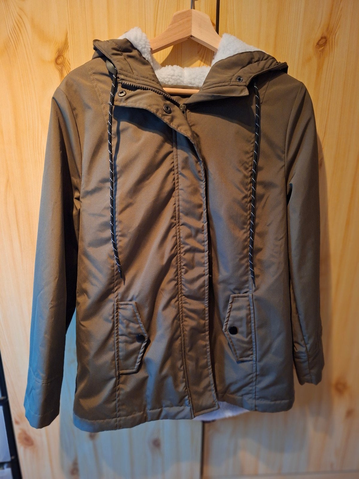 Warme nieuwe winterjas met teddy voering ., Ophalen of Verzenden, Nieuw, Groen