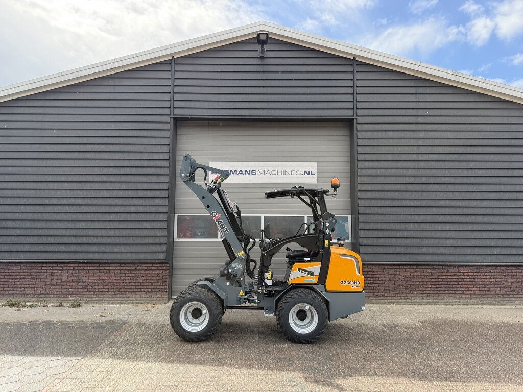 Giant G2300 X-TRA HD minishovel NIEUW €475 LEASE, Zakelijke goederen, Tobroco, Info@tobroco.nl, Sprendlingenstraat 57
5061 KM  Oisterwijk