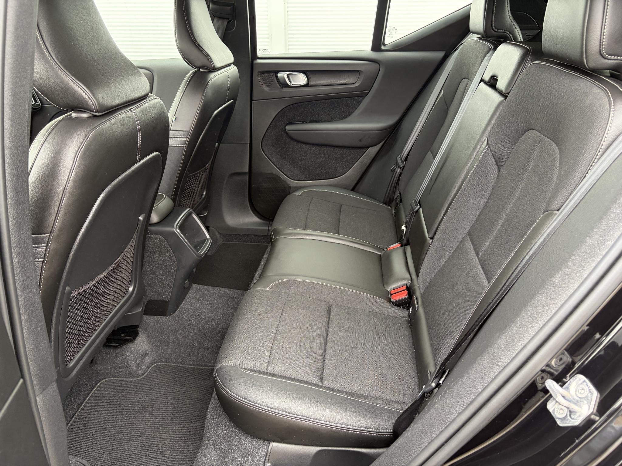 Volvo XC40 1.5 T3 Momentum Pro / Trekhaak ( 1600 kg ) / Navi, Auto's, Volvo, Gebruikt, Euro 6, Leder en Stof, Origineel Nederlands
