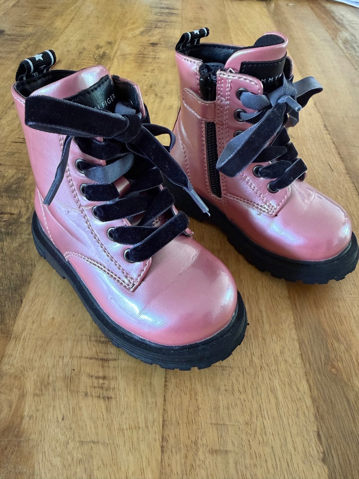 Tommy Hilfiger Laarzen / boots / bikerboots - Roze Maat 21, Meisje, Ophalen of Verzenden, Laarzen, Zo goed als nieuw