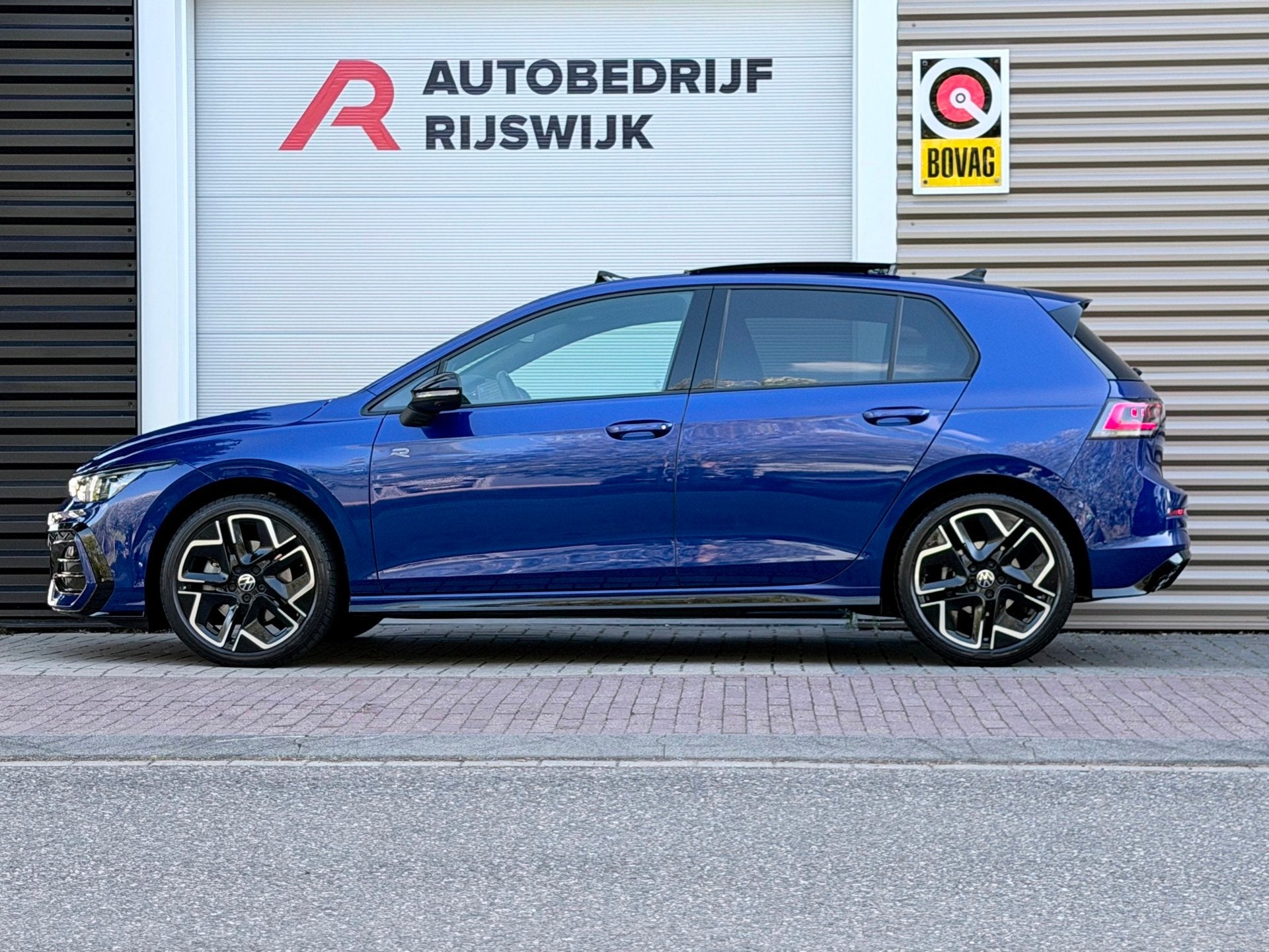 Volkswagen GOLF 1.5 eTSI R-Line Edition Pano/H&K/HuD/360, Dealer onderhouden, 4 cilinders, 150 pk, Blauw