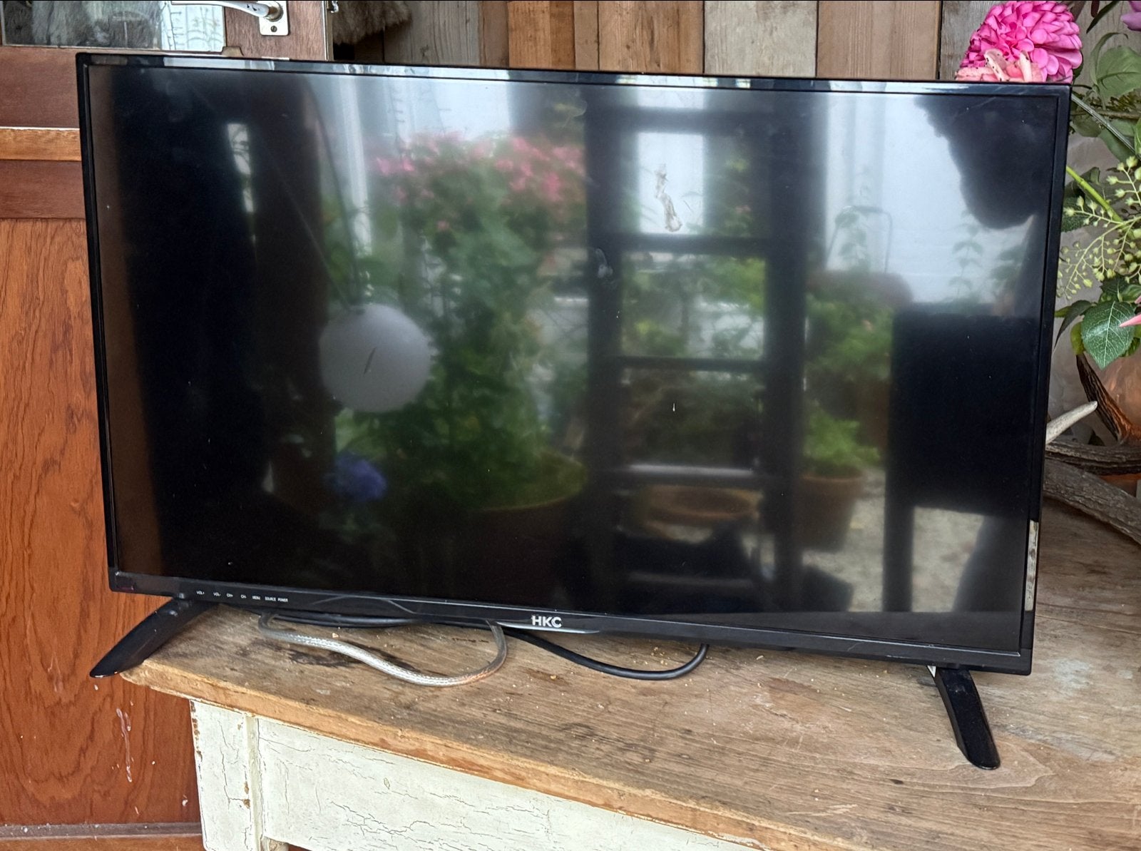 HKC 32C9A 32 inch LED TV, LED, HD Ready (720p), 80 tot 100 cm, Zo goed als nieuw
