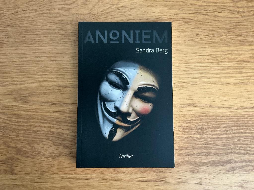 Nieuw Anoniem - Sandra Berg, Ophalen of Verzenden, Nieuw