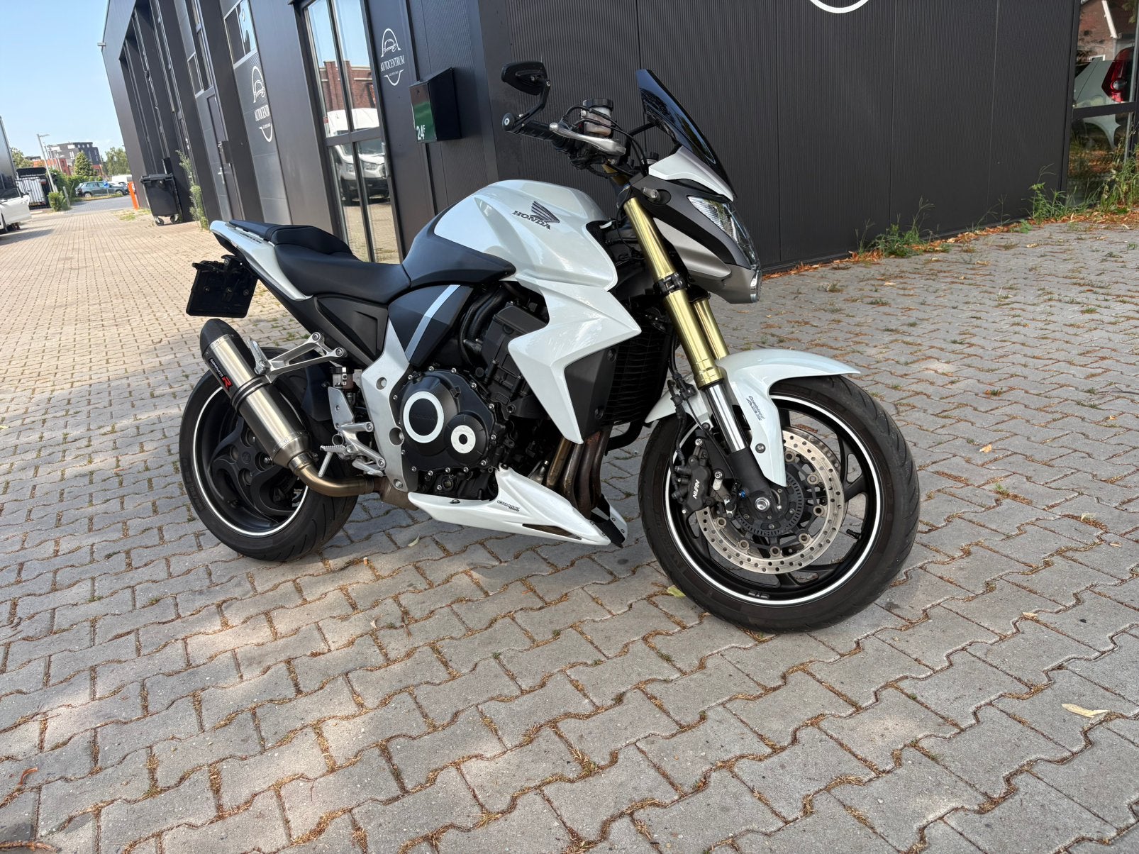 Dikke Honda CB1000R met Quickshifter parelmoer wit, 4 cilinders, Motorrijbewijs A, Gebruikt, Particulier