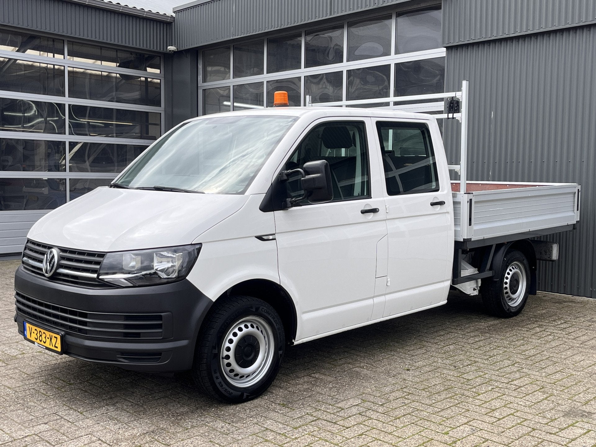 Volkswagen Transporter 2.0 TDI L2H1 DC 102pk Pick-up Trekhaa, Voorwielaandrijving, Dealer onderhouden, Gebruikt, 4 cilinders