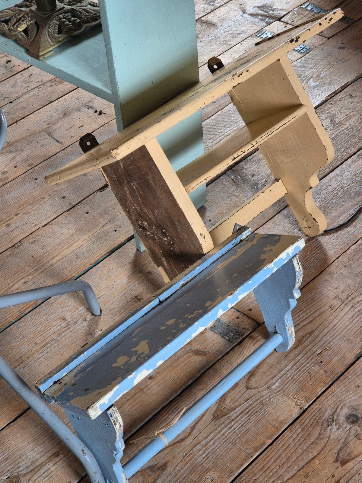 Twee brocante kleine regaaltjes, Ophalen of Verzenden
