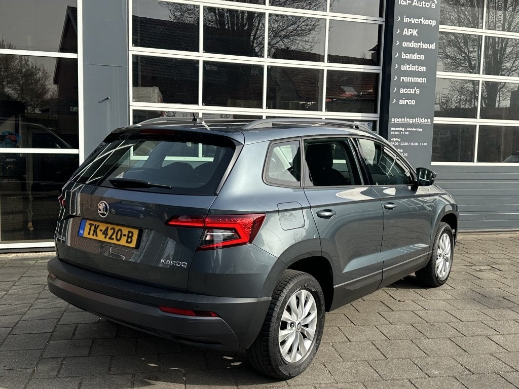 Skoda Karoq 1.0 TSI Amb. Bus. Navi Led St verwarming, Auto's, Skoda, Voorwielaandrijving, Stof, Gebruikt, Euro 6