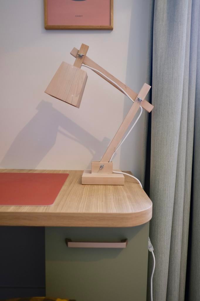 Muuto tafellamp essenhout, Scandinavisch, Ophalen of Verzenden, Zo goed als nieuw, Minder dan 50 cm