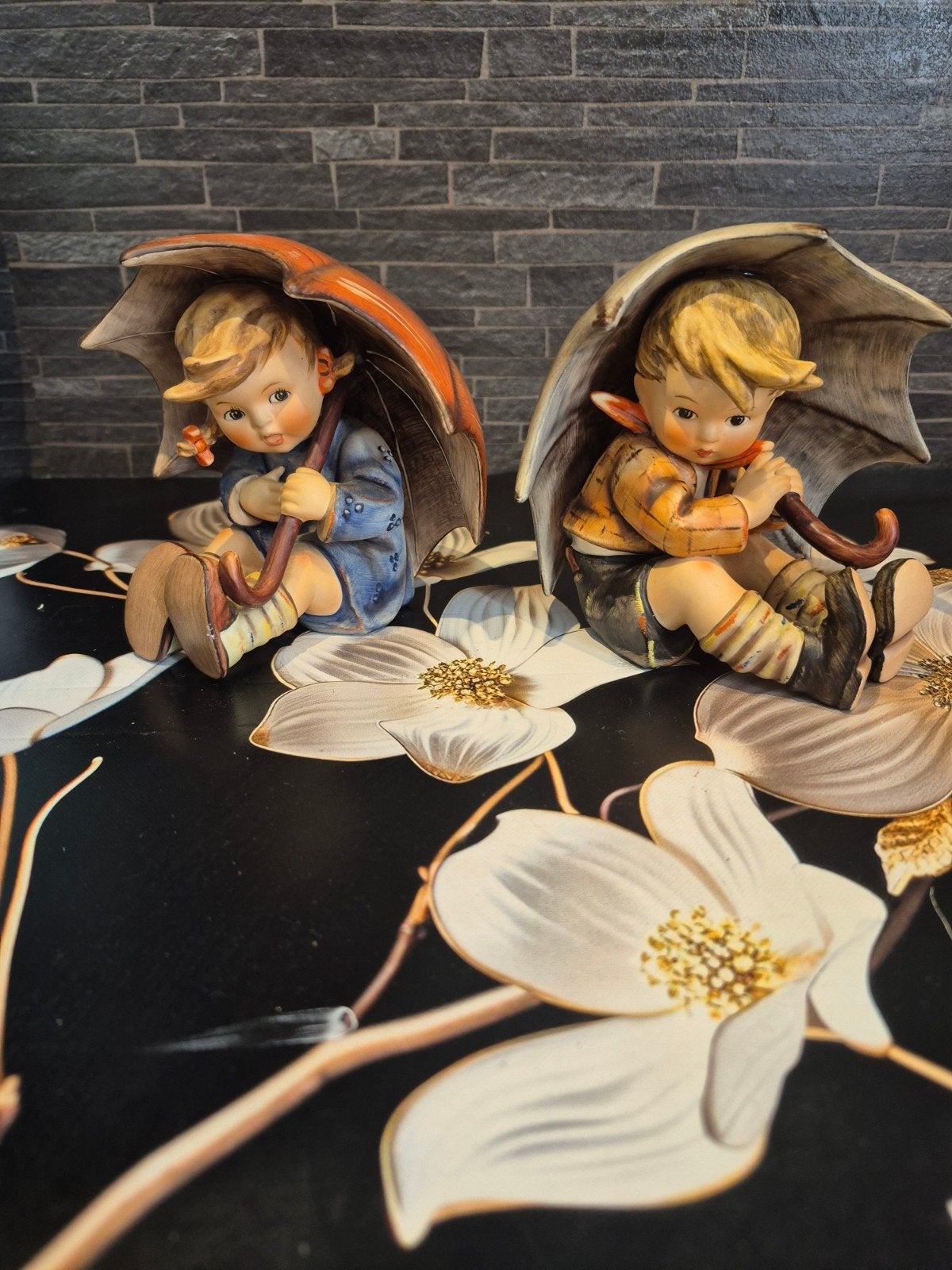 2 hummel under umbrella, Ophalen of Verzenden, Zo goed als nieuw, Hummel