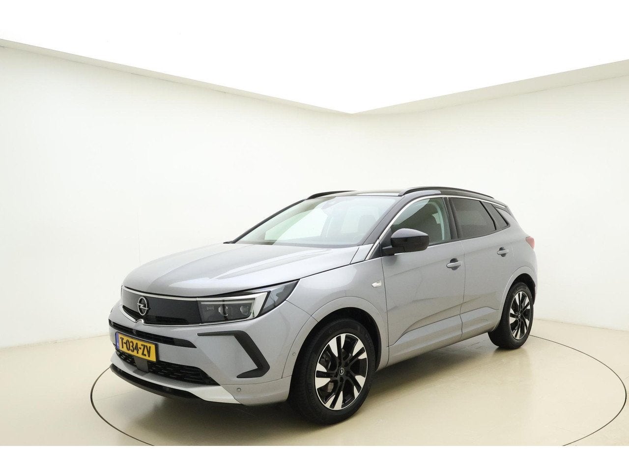Opel Grandland 1.2 Turbo Ultimate 130 PK | Navigatie | Stoel, Gebruikt, 1199 cc, Bedrijf, Handgeschakeld