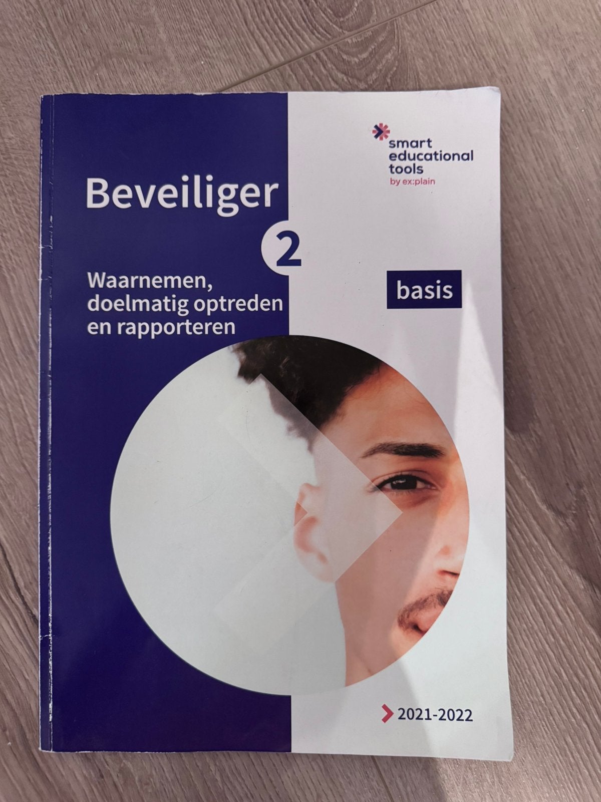 Beveiliger waarnemen school boek, Ophalen of Verzenden, Gelezen, Overige niveaus