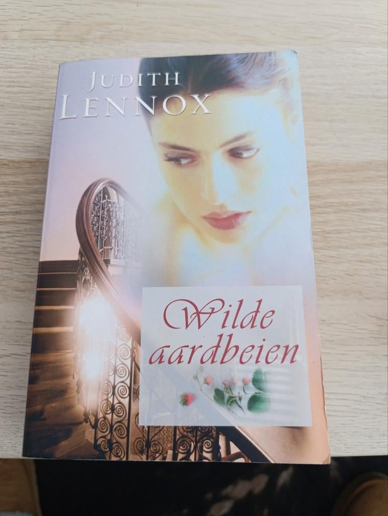 Wilde Aardbeien - Judith Lennox, Ophalen of Verzenden