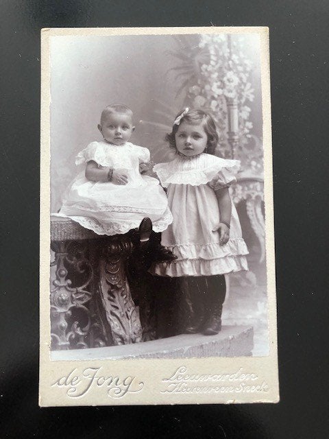 statiefoto van 2 kinderen, Verzamelen, Gebruikt, Foto, Ophalen of Verzenden, Voor 1940
