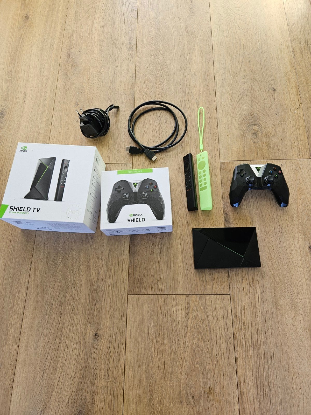 NVIDIA Shield TV Pro 4K HDR Android TV 2019 met controller, Ophalen, Zo goed als nieuw, HDMI, Minder dan 500 GB
