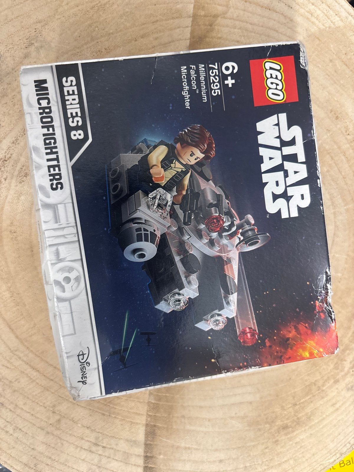 LEGO Star Wars 75295 Millennium Falcon Microfighter